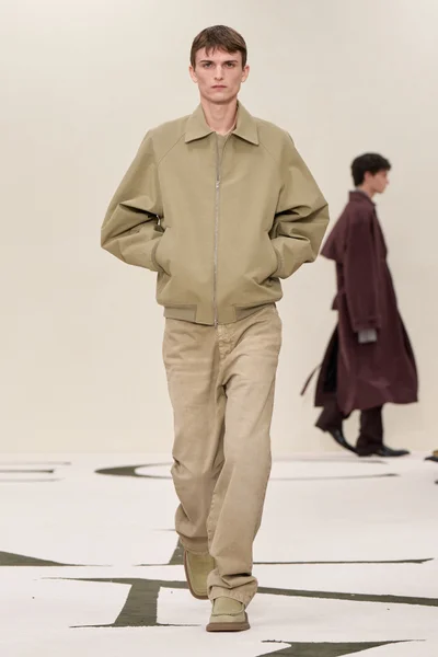 Look 32